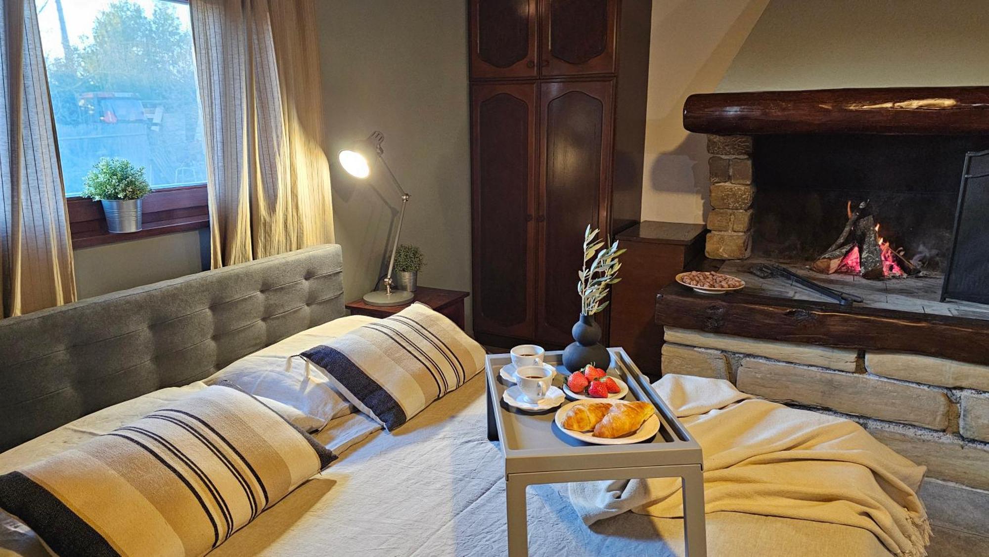 Cami - With A Soul Apartment Gracisce